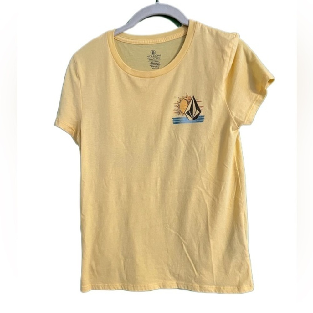 Volcom women’s t shirt - size xs